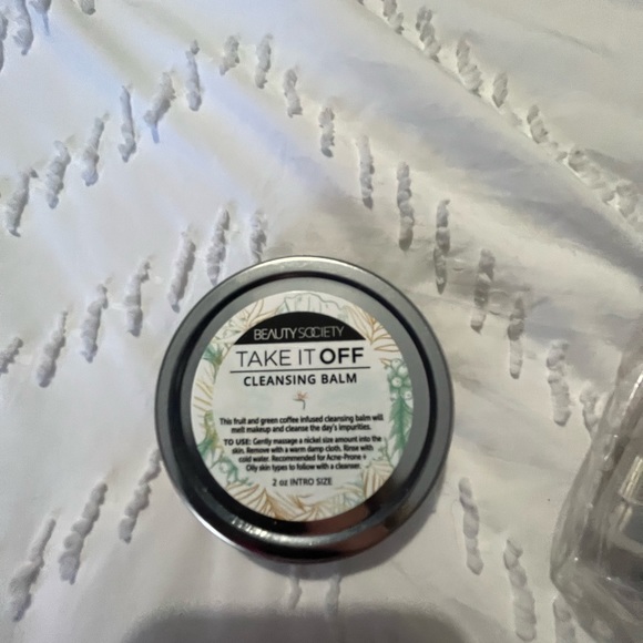 Beauty Society makeup and tools - Picture 2 of 8